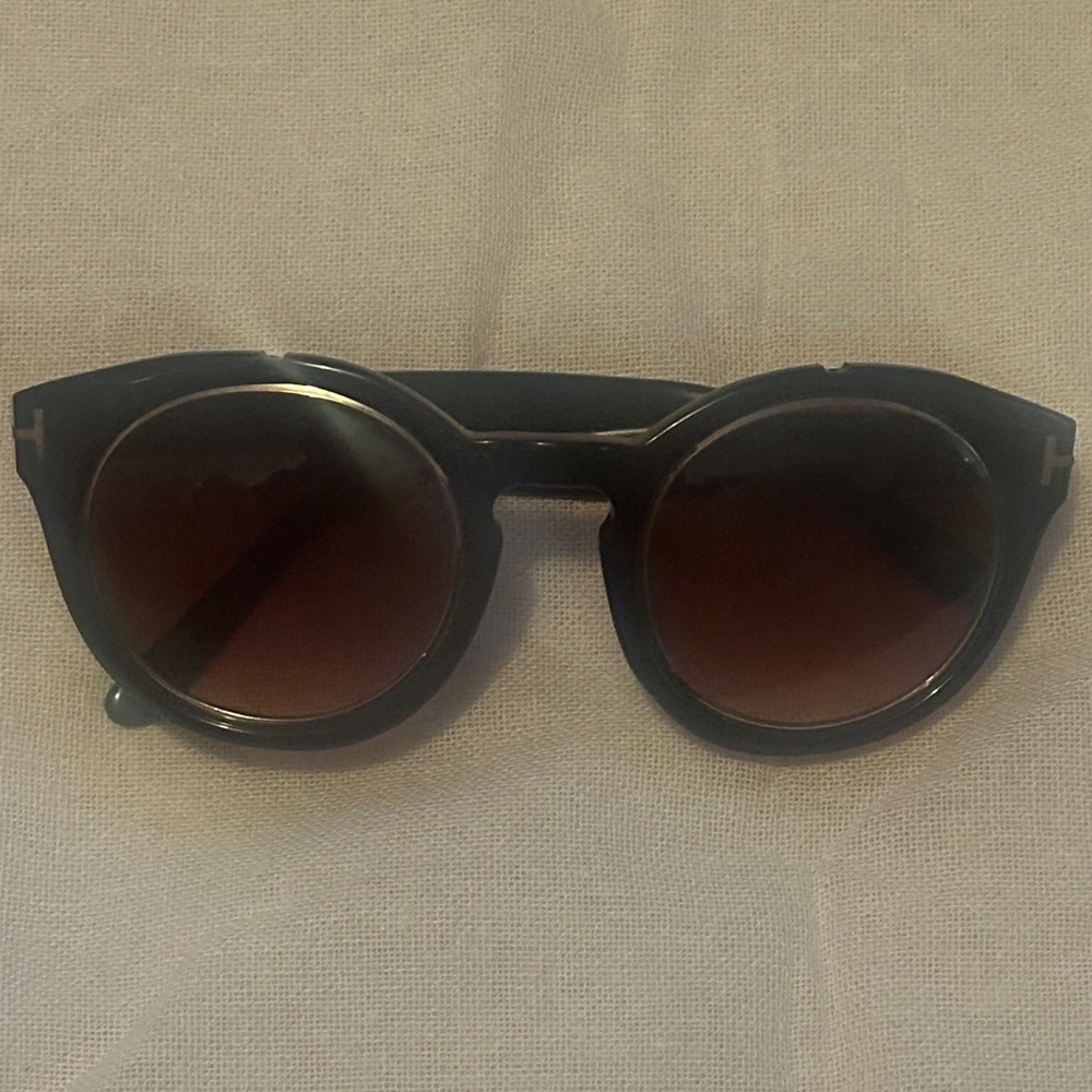 Tom Ford
Moira Round-Frame Transparent Brown Acetate Sunglasses